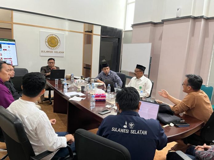 FOTO: Bidang Infokom Majelis Ulama Indonesia (MUI) Sulsel menggelar Peningkatan Kapasitas (Capacity building) Tim Media Digital (TMD) dan Dewan Kerja Sekretariat (DKS) MUI Sulsel di Sekretariat MUI Sulsel, Jl. Masjid Raya pada Sabtu, (19/11/2022) 