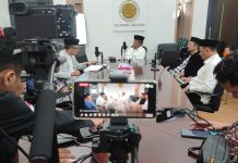 Talk Show MUI Sulsel Bidang dan Komisi Hubungan Luar Negeri FOTO: Bidang dan Komisi Hubungan Luar Negeri dan Kerjasama Internasional Majelis Ulama Indonesia (MUI) Sulawesi Selatan menggelar talk show. Minggu (202/11)