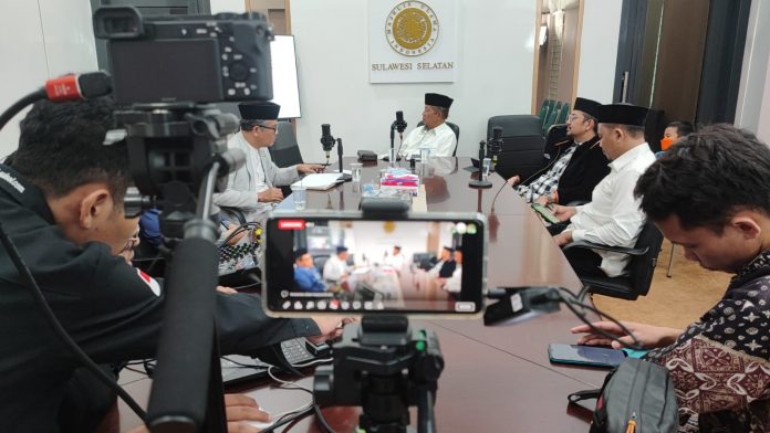 FOTO: Bidang dan Komisi Hubungan Luar Negeri dan Kerjasama Internasional Majelis Ulama Indonesia (MUI) Sulawesi Selatan menggelar talk show. Minggu (202/11) 