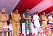 Danrem 172/PWY Ajak Masyarakat Bersama Membangun Provinsi Papua Pegunungan FOTO: Komandan Korem 172/PWY Brigjen TNI J.O Sembiring hadiri peresmian dan pelantikan Penjabat Gubernur Provinsi Papua Pegunungan yang digelar di lapangan terbuka Jalan JB Wenas Kama, Samping Pon Bensin Wamena, Kabupaten Jayawijaya, Selasa (22/11).