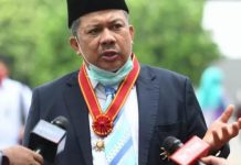 Peristiwa Adu Jotos di Munas HIPMI, Fahri: Katanya Banyak Uang, Harusnya Malu Sama yang Kekurangan Fahri Hamzah menjawab pertanyaan wartawan usai mengikuti Upacara Penganugerahan Tanda Kehormatan di Kompleks Istana Kepresidenan, Jakarta, Kamis (13/08).