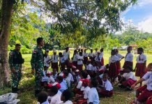 Satgas Pamtas Yonif 132/BS Memberikan Motivasi Kepada Siswa SD FOTO: Satgas Pamtas Yonif 132/BS Pos Wembi Memberikan Motivasi Kepada Siswa SD YPPK WEMBI Di Kp.Wembi, Distrik Mannem, Kab.Keerom, pada hari Jum'at (25/11).