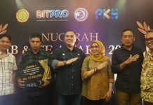 Harumkan Nama Sulsel, Alimuddin Hajar Meraih Inseminator Terbaik di Indonesia FOTO: Petugas Reproduksi Inseminator Bidang Peternakan dan Keswan Dinas Pertanian dan Ketahanan Pangan Kabupaten Bulukumba, Alimuddin Hajar, meraih Juara I Tingkat Nasional sebagai Petugas Inseminator Wilayah Inseminasi Buatan dan Kawin Alam.