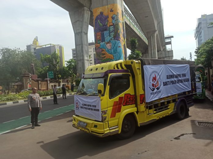 FOTO: Bantuan becana dari Akpol 1996. Belasan truk dan langsung dikawal petugas dari Mabes Polri pada hari ini, Jumat, 25 November 2022.