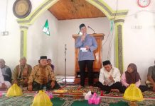 Sehari, Wabup Edy Manaf Hadiri Maulid di Dua Desa FOTO: Wakil Bupati Bulukumba, Andi Edy Manaf, menghadiri maulid Nabi Muhammad SAW, di Desa Benteng Gantarang dan Desa Gattareng yang wilayahnya masih di Kecamatan Gantarang, Kabupaten Bulukumba, Jumat, 25 November 2022.