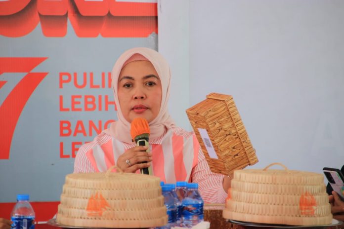 FOTO: Dewan Kerajinan Nasional Daerah (Dekranasda) Kabupaten Bulukumba bersilaturahmi dengan para istri Camat, Lurah dan Kepala Desa (Kades) di Pendopo Rujab Bupati Bulukumba, Jumat dan Sabtu, 25 dan 26 November 2022.