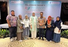Prof Sukardi Weda Nara Sumber pada Talk Show Wardah Inspiring Teacher FOTO::Prof Dr Sukardi Weda, Priska Paramita, Chiki Fawzi, dan Rifqi Suhandri Hutasuhut (Pimpinan Paragon Corp Wilayah Timur Indonesia) hadir dalam Talk Show Bertajuk Wardah Inspiring Teacher di hotel Four Points by Sheraton di Jl. Andi Jemma Makassar, para Sabtu, (26/11/2022)