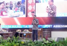 Prof Sukardi Weda Nara Sumber pada Post Assessment Polda Sulsel FOTO: Prof Sukardi Weda Nara Sumber pada Talk Show Wardah Inspiring Teacher