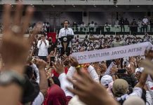 Antara Halusinasi dan Realita, Relawan Jokowi Foto: Presiden Joko Widodo saat bertemu relawan di stadion GBK/Net