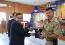 Pengabdian Masyarakat, STIEM Bongaya Latih Pelaku UMKM FOTO: Bupati Muchtar Ali Yusuf saat Panitia Pelaksana Kegiatan Pengabdian Kepada Masyarakat (PKM) Dr. Hardiani Ali Yusuf di Kabupaten Bulukumba.