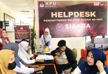 Hanya 75 Dibutuhkan, KPU Makassar: 1.311 Orang Telah Mendaftarkan Diri Sebagai Calon PPK FOTO: KPU Kota Makassar saat menerima pendaftaran calon Panitia Pemilihan Kecamatan (PPK) di 15 Kecamatan. Senin (28/11)