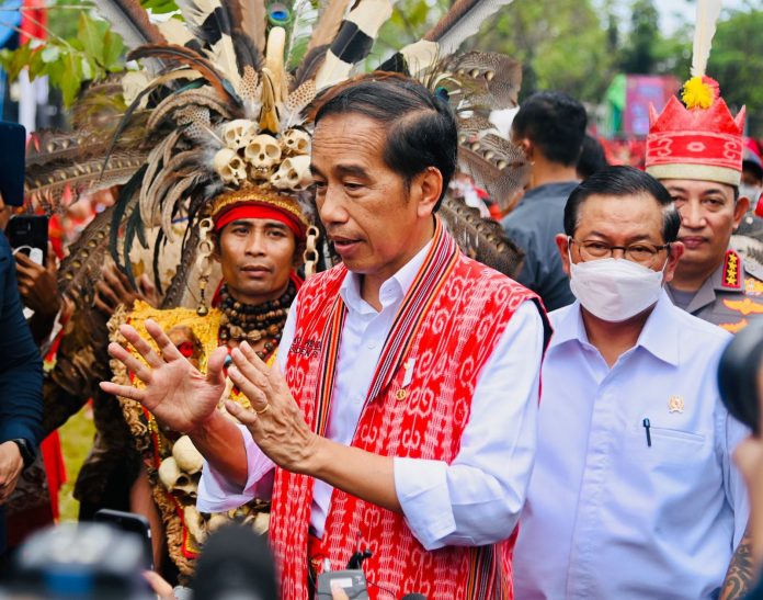 FOTO: Presiden Jokowi dalam kunjungan kerja ke Pontianak, Kalbar, Selasa (29/11/2022). (Foto: BPMI Setpres/Laily Rachev)