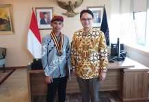 PMKRI Undang Wakil Menteri Perdagangan Jerry, Narasumber Rakernas XI di Toraja FOTO: Kiri Ketua Umum PP PMKRI Pusat, Periode 2022-2024, Thomas Aquinas saat menemui Wakil Menteri Perdagangan Republik Indonesia Dr. Jerry Sambuaga.