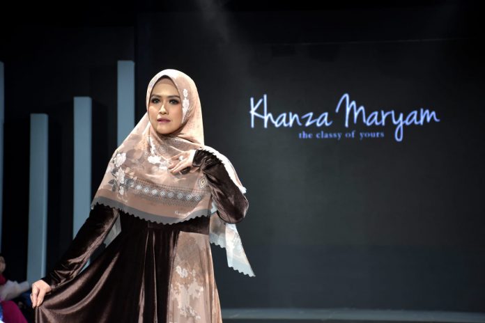 Tampil di Trend Hijab Expo 2022, Khanza Maryam Hadirkan Brand Kekinian Bernuansa Khas Makassar