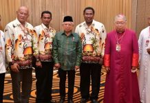 Wapres Dorong Papua Selatan Jadi Lumbung Pangan Nasional di Indonesia Timur FOTO: Wapres Ma’ruf Amin saat bertemu dengan Pj. Gubernur Papua Selatan Apolo Safanpo beserta anggota Forkopimda Provinsi Papua Selatan, anggota FKUB Merauke, tokoh agama, dan tokoh masyarakat Merauke di Hotel SwissBell, Kabupaten Merauke, Papua Selatan, Rabu (30/11/2022). (Foto: BPMI Setwapres)
