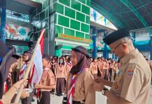 Pekan ke 2 Perjusa Spensix Makassar: Amanah Kemenristekdikbud FOTO: Kepala Sekolah UPT SMP Negeri 6 Makassar saat menghadiri Upacara Pembukaan Pekan Ke- 2 Perkemahan Jumat Sabtu (Perjusa)