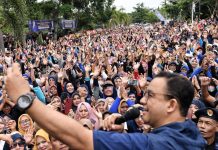 Dari Sumatra Anies Direncanakan Ke Papua, Hadiri Dialog dan Natal Bersama FOTO: Anies Baswedan saat melakukan safari politiknya didua kota di Sumatra.
