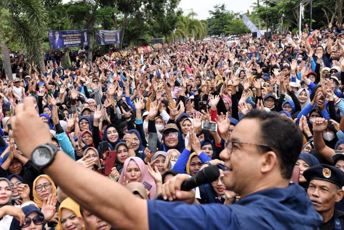 FOTO: Anies Baswedan saat melakukan safari politiknya didua kota di Sumatra.