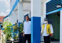 Tinjau SMPN 1 Warungkondang, Presiden: Rehabilitasi Segera Dimulai FOTO: Presiden Jokowi saat meninjau SMP Negeri 1 Warungkondang, Kabupaten Cianjur, Provinsi Jawa Barat, pada Senin (05/12/2022). (Foto: BPMI Setpres/Laily Rachev)