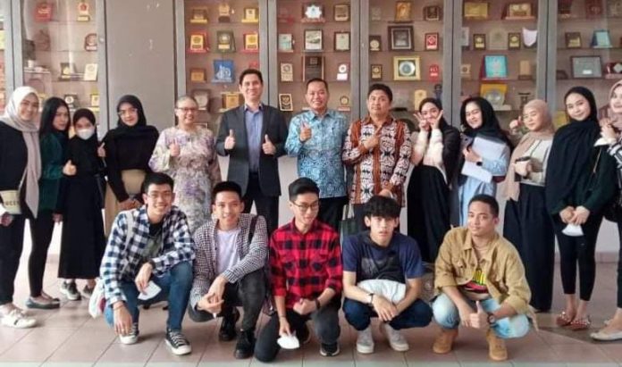 FOTO: Mahasiswa Fakultas Hukum Universitas Hasanuddin (FH Unhas) melakukan kerjasama penguatan kegiatan akademik dengan Fakultas Perundang-Undangan UKM Malaysia, Selasa (6/12/2022).