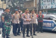 Kapolri Tinjau Mapolsek Astana Anyar usai Pasca Ledakan Bom Bunuh Diri FOTO: Kapolri Jenderal Polisi Listyo Sigit Prabowo meninjau langsung situasi pasca ledakan bom bunuh diri yang terjadi Rabu (7/12) sekitar pukul 08.20 WIB. (Dokumen Polda Jabar)