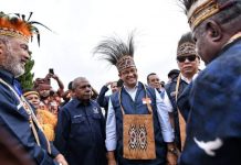 Tiba di Tana Papua, Mathius Awoitauw: Anies Hadiri Perayaan Natal di Auditorium Universitas Cendrawasih FOTO: Bakal calon Presiden usungan partai NasDem Anies Rasyid Baswedan saat tiba di Jayapura, Papua, pada Kamis sore (8/12/2022), sekitar pukul 15.40 WIT.
