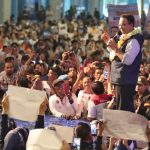 Di Makassar, Anies: Relawan tidak Dibayar Bukan Karena Tak Bernilai, Tetapi Karena Tak Ternilai FOTO: Anies Baswedan saat bertemu dengan ribuan relawannya Celebes Convension Centre di kawasan Tanjung Bunga, Tamalate, Kota Makassar. Sabtu (10/12) malam.