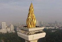 Pemprov DKI Siapkan Biaya Memandikan Monas Rp18 Milyar FOTO: Puncak tugu Monas (sumber: umma.id)