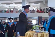 Universitas Islam Makassar Wisuda 624 Sarjana, Rektor Majdah Harap Alumni Jadi Percontohan FOTO: Rektor Universitas Islam Makassar Majdah M Zain mewisuda 624 sarjana baru pada Rapat Senat Terbuka Luar Biasa Periode I 2022/2023 di Auditorium KH Muhyiddin Zain, UIM, Makassar, Senin (12/12/2022).