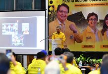 TP Harap DPD II Golkar Makassar sudah Menyetor Nama Sekertaris FOTO: Ketua DPD I Golkar Sulsel, Taufan Pawe saat menghadiri pembukaan pendidikan politik Media dan Penggalangan Opini (MPO) Partai Golkar di Makassar. Senin (12/12) malam.