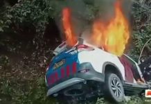 KKB Pimpinan Plato Merani Serang Anggota Polres Kepulauan Yapen FOTO: Hasil tangkap layar pimpinan KKB Kepulauan Yapen pimpinan Plato Merani membakar 1 unit mobil dinas Satuan Lantas Polres Kepulauan Yapen