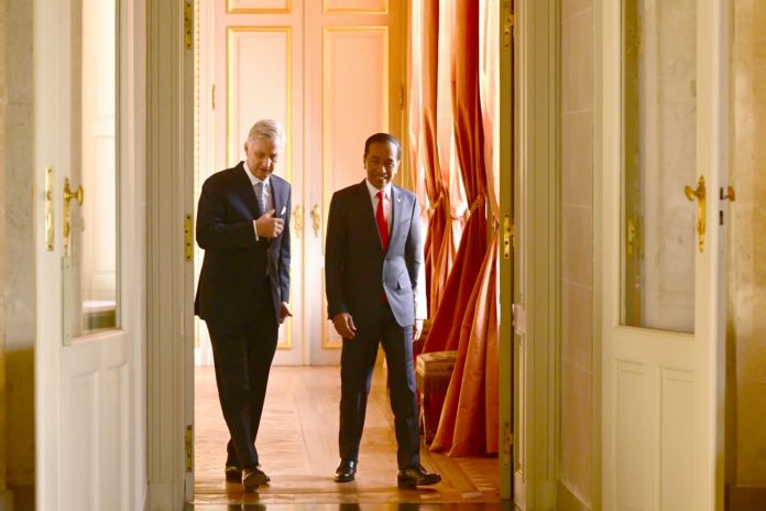 FOTO: Presiden Jokowi melakukan pertemuan dengan Raja Belgia Philippe Leopold Louis Marie di Istana Laeken, Brussels, Rabu (14/12/2022). (Foto: BPMI Setpres/Laily Rachev)