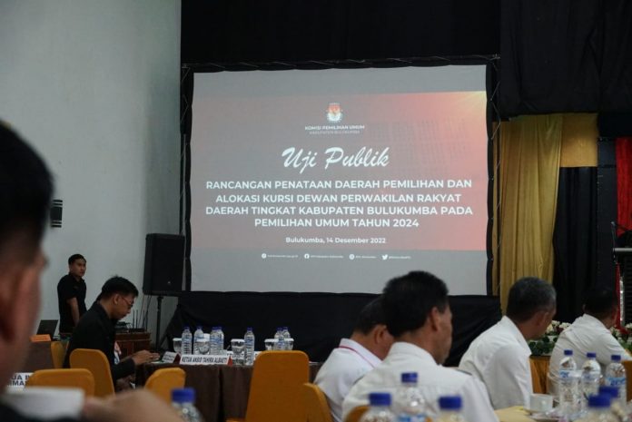 FOTO: Kegiatan uji publik rancangan penataan daerah pemilihan (dapil) dan alokasi kursi DPRD tingkat Kabupaten Bulukumba peda pemilu 2024.