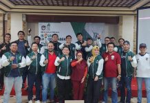 Andi Muzakkir Aqil, Pimpin Rapat Kerja IKA Alumni UMI Jabotabek FOTO: Rapat Kerja (Raker) pengurus Ikatan Alumni Universitas Muslim Indonesia ( IKA ALUMNI UMI) JADEBOTABEK dilaksanakan oleh pengurus dan di pimpin langsung oleh ketua Umum IKA ALUMNI UMI Andi Muzakkir Aqil.