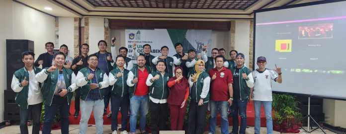 FOTO: Rapat Kerja (Raker) pengurus Ikatan Alumni Universitas Muslim Indonesia ( IKA ALUMNI UMI) JADEBOTABEK dilaksanakan oleh pengurus dan di pimpin langsung oleh ketua Umum IKA ALUMNI UMI Andi Muzakkir Aqil.