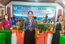 Relawan Sebar Spanduk Ucapan Natal, Pendeta: Andi Rahim Pemimpin Semua Golongan