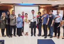 Taruna Ikrar Pimpin Delegasi KKI Ke Filipina Bahas Nasib Dokter Diaspora FOTO: Ketua Konsil kedokteran, di Indonesia Prof. dr Taruna Ikrar memimpin delegasi ke manila filipina menuturkan saat diterima, Prof. Dr. Ir. Aisyah Endah Palupi, M.Pd. atase pendidikan dan kebudayaan di KBRI Manila Filipina (23 /12/2022)
