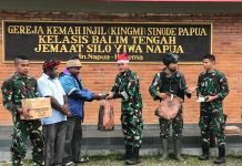 Penuh Damai dan Suka cita! Prajurit Cakra Jawara Rayakan Natal Bersama Masyarakat Jayawijaya Papua FOTO: Personel Satgas Yonif Raider 321/GT Pos Napua melaksanakan ibadah Natal bersama masyarakat Jemaat Gereja Kemah Injil Napua Sinonde Papua bertempat di Distrik Napua, Kabupaten Jayawijaya, Papua.