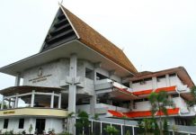 Sering Gelar Sosper, Mirisnya Masyarakat Tidak Tau Tugas dan Fungsi dari DPRD Makassar Gedung DPRD Kota Makassar.