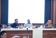 Diskop Sulsel Beri Penyuluhan Pembentukan Koperasi KKT FOTO: Kepala dinas koperasi dan UMKM Provinsi Sulawesi Selatan menjadi narasumber pada penyuluhan pembentukan koperasi pada pengurus pusat Kerukunan Keluarga Turatea (PP KKT) Jeneponto, di kampus Megarezky Makassar, Kamis 29 Desember 2022.