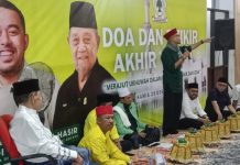 Legislator Muda Partai Golkar Gelar Do’a dan Dzikir Akhir Tahun FOTO: Kegiatan Do'a dan Dzikir keluarga besar Andi Suharmika Hasir di komplek pasar niaga daya, kecamatan biringkanaya, kota makassar. Kamis (29/12/2022)