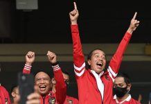 Timnas Imbang Lawan Thailand, Presiden Jokowi Tetap Optimistis Juara FOTO: Ekspresi Presiden Jokowi saat tim nasional sepak bola Indonesia mencetak gol pada Piala AFF melawan Thailand di Stadion Utama Gelora Bung Karno, Jakarta, Kamis (29/12/2022). (Foto: BPMI Setpres)