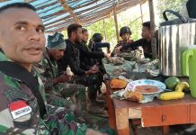 Babinsa Okbibab Hadiri Ibadah Syukur Natal Di Kampung Okaplo FOTO: Babinsa Koramil 1715-04/Okbibab menghadiri acara ibadah syukur natal yang dilaksanakan oleh masyarakat Kampung Okaplo, Distrik Okbibab, Kabupaten Pengunungan Bintang, Papua Pegunungan, Jum’at (30/12).