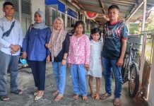 Anjangsana Danton 3 KIPAN A ke Rumdis Prajurit Sarang Petarung YONMARHANLAN VI Makassar FOTO: Danton 3 Kompi Senapan Aligator (Letda Marinir La Ode Musriwin) melaksanakan anjangsana ke rumah dinas Koptu Marinir Kamirudin di Komplek TNI AL Dewa Kang Tabaringan blok C1 no.138 Makassar, Sabtu (31/12/2022).
