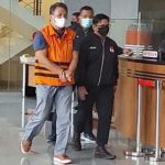 KPK Tahan AKBP Bambang Kayun Dugaan Suap Gratifikasi Pemalsuan surat Hak Ahli Waris PT ACM Foto: AKBP Bambang Kayun langsung ditahan KPK usai diperiksa/Net