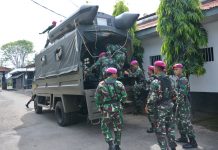 Mengantisipasi Terjadinya Bencana Alam, Yonmarhanlan VI Laksanakan Latihan Kesiap Siagaan FOTO: Prajurit Batalyon Marinir Pertahanan Pangkalan Yonmarhanlan VI Makassar melaksanakan Latihan Penanggulangan Bencana Alam di Markas Sarang Petarung Jalan Yos Sudarso nomor 308 Kota Makassar. Selasa (03/01/2023).