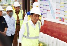 Resmikan Tol Pekanbaru-Bangkinang, Presiden: Tumbuhkan Daya Saing Produk Riau FOTO: Presiden Jokowi meresmikan Jalan Tol Ruas Pekanbaru-Padang, Seksi Pekanbaru-Bangkinang, Rabu (04/01/2023), di Gerbang Tol Bangkinang, Kabupaten Kampar, Riau. (Foto: Humas Setkab/Agung)