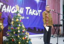 Hadiri Perayaan Natal PGPI, Taufan Pawe Kenang Masa Kecil di Gereja Bukit Zaitun Parepare Wali Kota Parepare, Taufan Pawe (TP) menghadiri Perayaan Hari Natal Persekutuan Gereja-Gereja Pantekosta Indonesia (PGPI) Kota Parepare, di Gereja Pentakosta Bukit Zaitun, Jalan Andi Mallarangeng, Kota Parepare, Jumat, 6 Januari 2023.