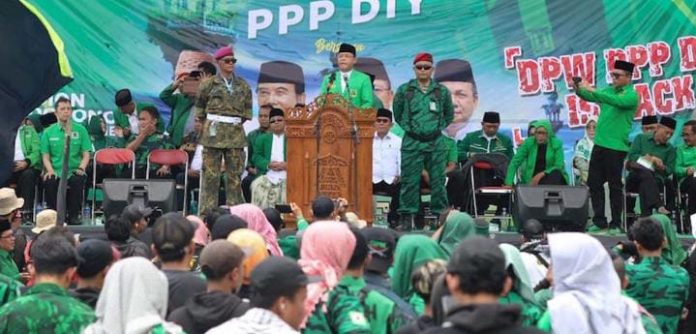 Foto: Pelaksana Tugas (Plt) Ketua Umum PPP Muhamad Mardiono saat memberi sambutan di rangkaian puncak Hari Lahir (Harlah) ke-50 yang digelar di Stadion Kridosono, Yogyakarta/Net