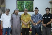 IAS Hadiri Akikah Cucu Ketua DMI Takalar, Bahas Soal Pupuk Hingga Masjid FOTO: Ilham Arief Sirajuddin (IAS) saat menghadiri Akikah Cucu Ketua DMI Takalar H Umar Nur Hidayatbdi Takalar. Ahad (8/1/2023)